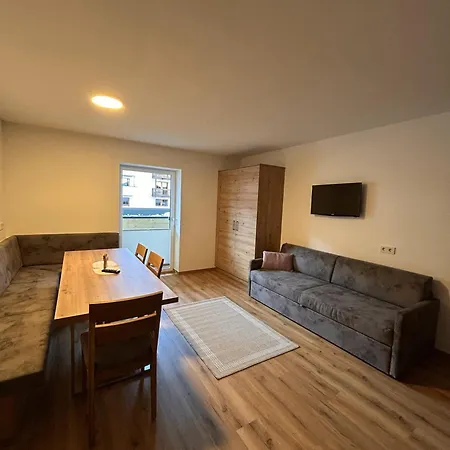 Hoeller's Bergleben *